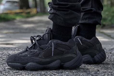 yeezy 500 utility black outfit